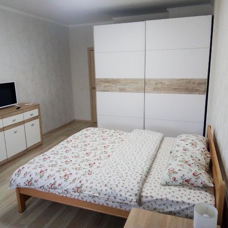Megacity Апартаменти На Третьому Поверсі Kiev Buitenkant foto